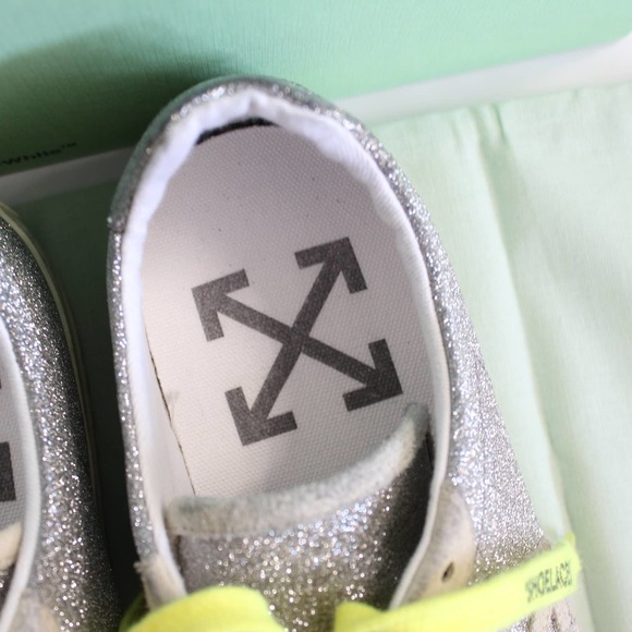Off-White Glitter Arrow 2.0 Sneaker in Silver & White - Picture 9 of 15